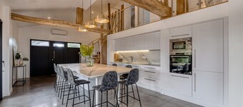 Villa Kundalini - Three Bedroom Villa, Sleeps 8