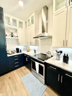 Private kitchen - A Luxury Home Away From Home (Decatur)