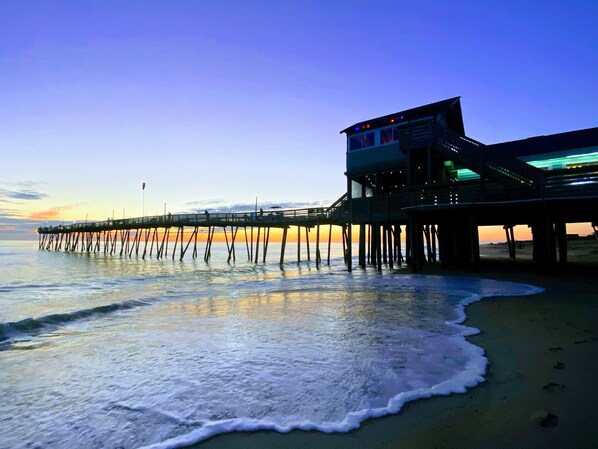 Beach nearby, sun loungers, beach towels