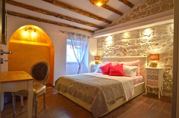 1 chambre, fer et planche à repasser, Wi-Fi, literie fournie