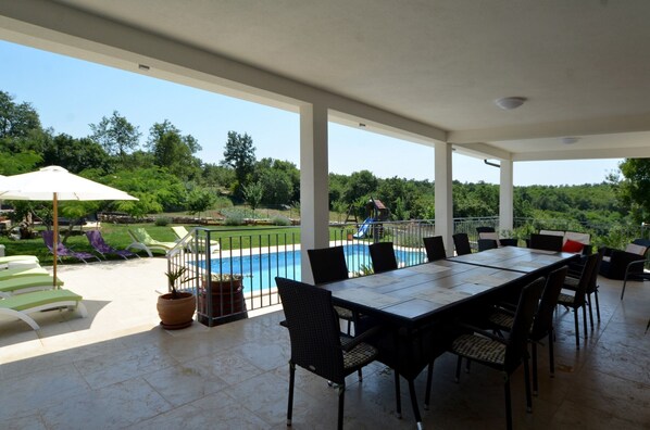 Outdoor dining