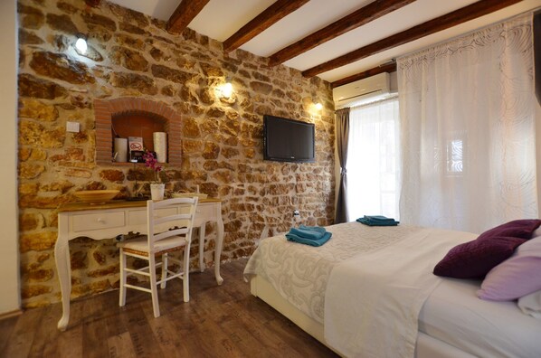 Iron/ironing board, WiFi, bed sheets - Al Pozzo stylish studio (Rovinj)