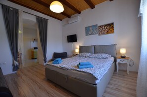 Iron/ironing board, Internet, bed sheets - Graziella Apartment ground floor (Rovinj)