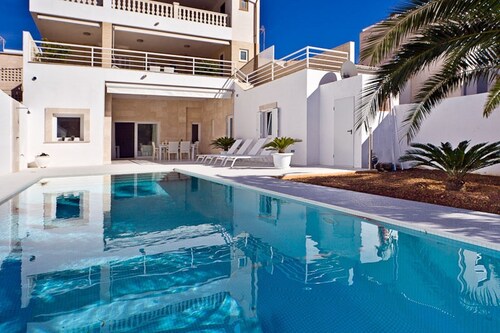 Modern vacation apartment with private pool