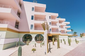 Property entrance - Grand Paradiso Ibiza - Adults Only (Sant Josep de sa Talaia)