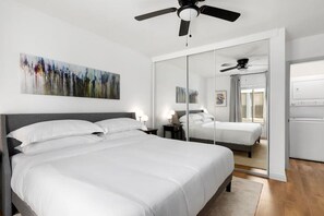 3 Schlafzimmer, Schreibtisch, Bügeleisen/Bügelbrett, WLAN