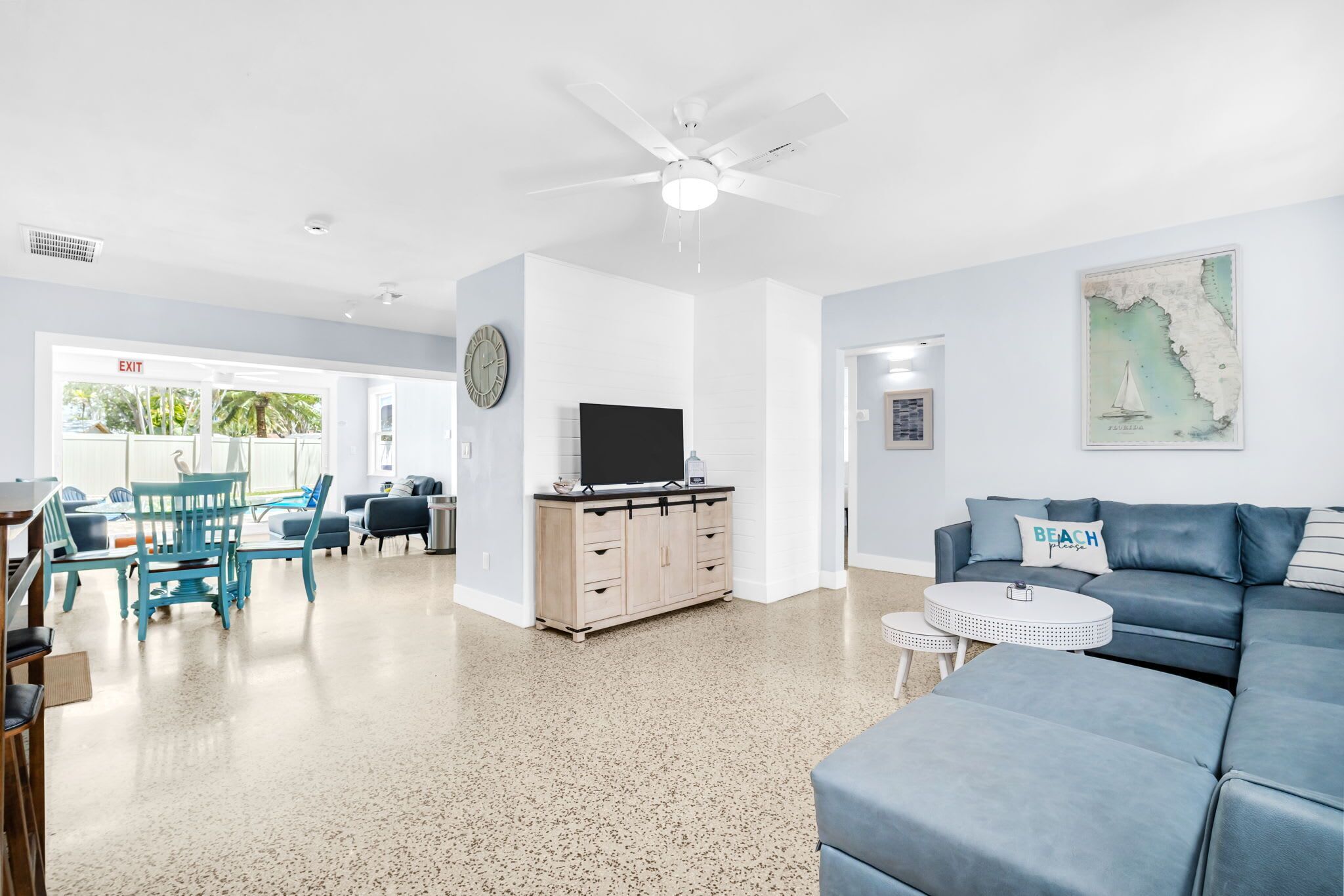 Televisión, oficina