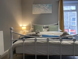 2 habitaciones, tabla de planchar con plancha y wifi gratis