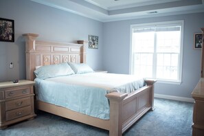 4 室のベッドルーム、デスク、アイロン / アイロン台、WiFi (無料)