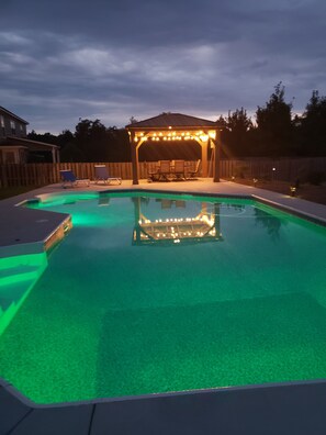 屋外プール、温水プール