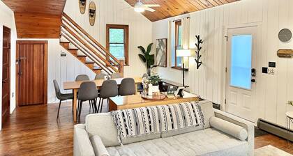 Baileys Harbor - 4BR • Fire Pit • Coffee Bar - Sleeps 8