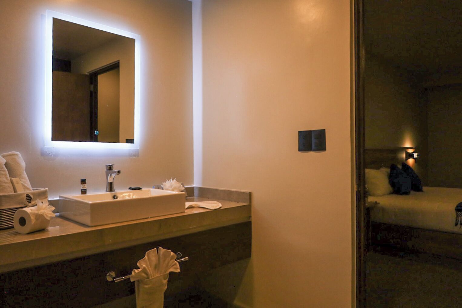 Standard Room | Bathroom | Shower, towels