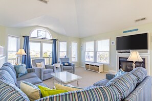 TV, fireplace, DVD player, books