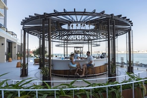 Ocean views, open daily - Hyatt Centric Jumeirah Dubai (Dubai)