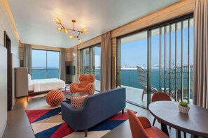 Deluxe Room, 1 King Bed, Complimentary Transfer to Mercato Mall, 20% off Food & Soft Beverage | Minibar, in-room safe, individually decorated, individually furnished - Hyatt Centric Jumeirah Dubai (Dubai)