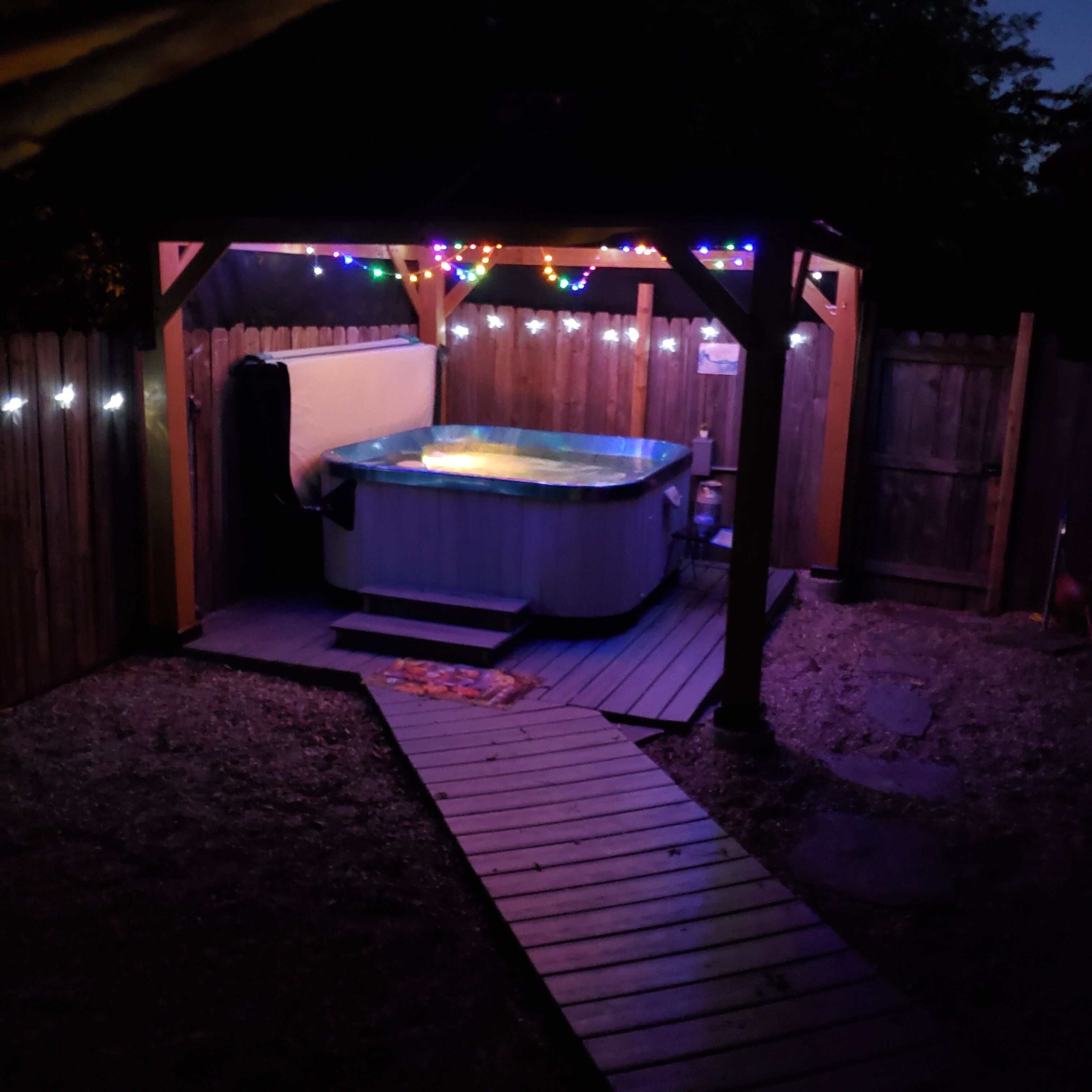 Outdoor spa tub