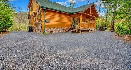 Spacious Cabin • Sleeps 30 • Pool • Hot Tub • Dogs