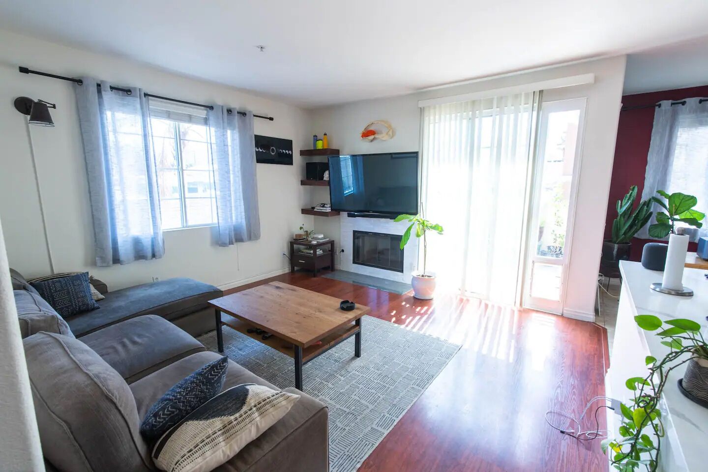 Smart TV, fireplace, video games