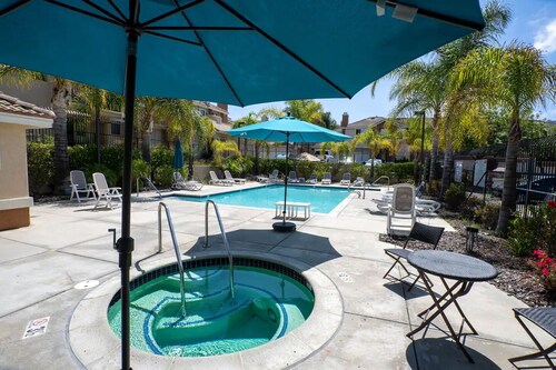 Entire Condo 5 Minutes From the Beach and Downtown