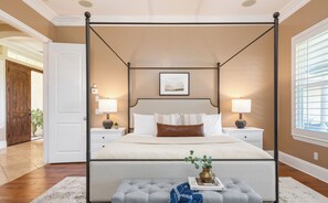4 bedrooms, desk, iron/ironing board, travel crib