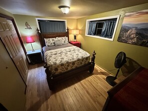 2 عدّة غرف نوم ومكواة/لوح كي وواي فاي مجانًا وملاءات أسرّة