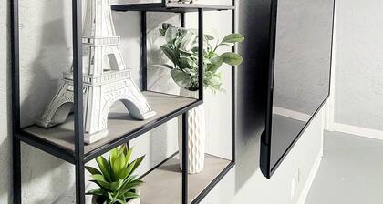 Walk to restaurants, shops, bars, parks, & more! Ideal for shows at Red Rocks!