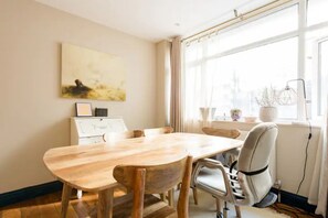 Dining - Quiet artist's retreat in heart of Covent Garden (London)