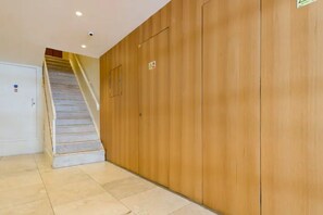 Interior - Quiet artist's retreat in heart of Covent Garden (London)