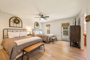 3 bedrooms, iron/ironing board, travel cot, free WiFi