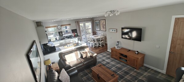 Luksus-feriehus - privat badeværelse - bjergudsigt (Ben Lomond Cottage) | Lounge