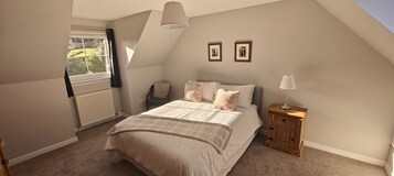 Luxury Cottage, Private Bathroom, Mountain View (Ben Lomond Cottage) | 3 bedrooms