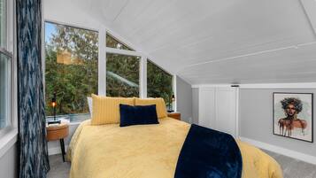 3 bedrooms, desk, free WiFi, bed sheets