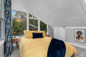 3 bedrooms, desk, free WiFi, bed sheets