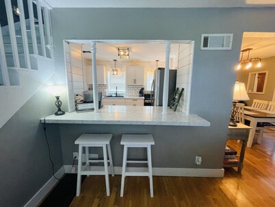 Cozy 3BR, Theater Room & Firepit
No Cleaning Fee!