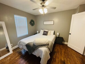 3 chambres, fer et planche à repasser, Wi-Fi gratuit, draps fournis