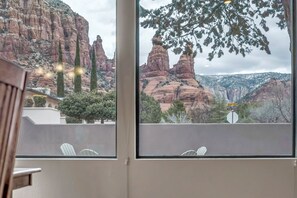 Interior - Unforgettable Chapel Rock Direct Window Views,Hot Tub, Patio, Wildlife Sightings! (Sedona)
