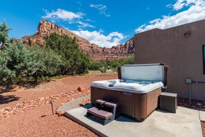 مغطس سبا خارجي