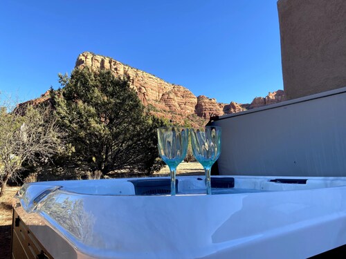 Discover Sedona Fox Den: a luxury 3-bedroom retreat with stunning red rock views.