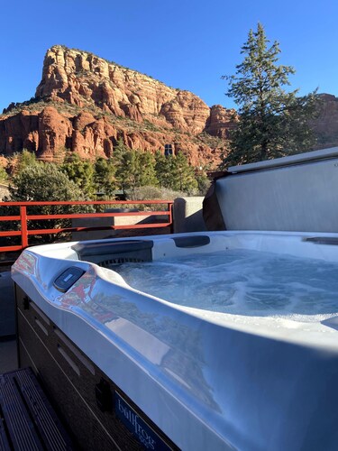 Experience luxury at the Sedona Fox Casita with stunning Red Rock views!