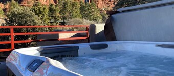 Experience luxury at the Sedona Fox Casita with stunning Red Rock views!