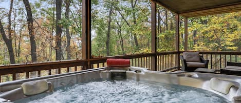 Outdoor spa tub