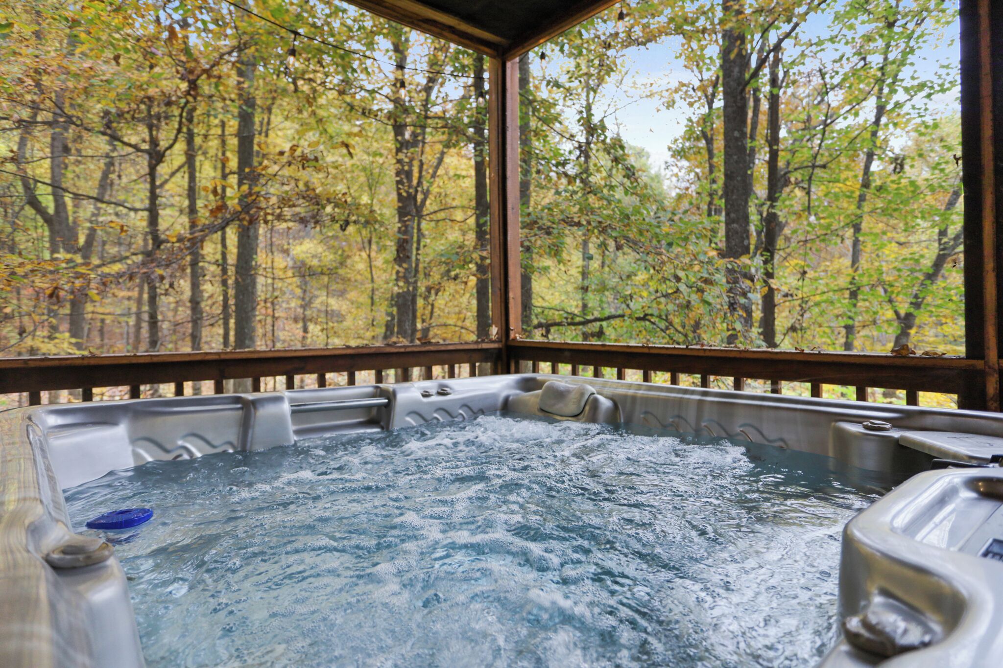 Bañera de hidromasaje al aire libre