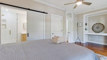 3 Schlafzimmer, Schreibtisch, BĂŒgeleisen/BĂŒgelbrett, kostenloses WLAN