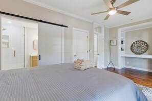 3 sovrum, skrivbord, strykjärn/strykbräda och gratis wi-fi