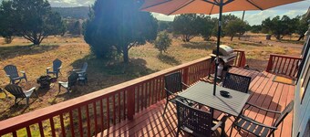 Grand Canyon - Pinion Pine Getaway - Fenced Acre & Mountain Views!