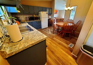 Fridge, microwave, oven, stovetop - Grand Canyon - Pinion Pine Getaway - Fenced Acre & Mountain Views! (Williams)