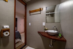 Shower dan handuk