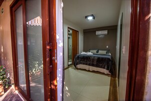 Cubrecamas, colchones con pillow-top, minibar y wifi gratis 