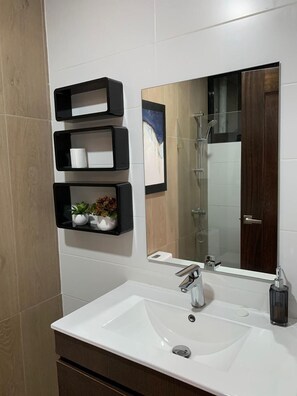 Shower, towels