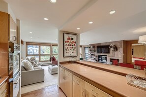 Condo (1-44 W Meadow Dr. 7 Meadow Vail Place) | Exterior